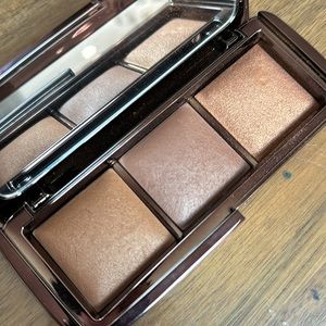 Hourglass bronzer